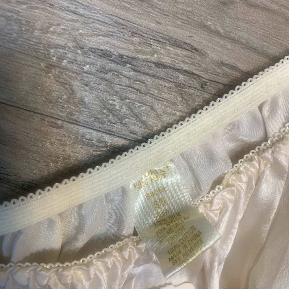 Victoria Secret Rare VTG Gold Label 90s 80s 100% Silk Lace Trim Bikini Panty - Picture 8 of 12